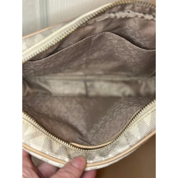 Michael Kors Jet Set Large Logo Crossbody Bag - Picture 8 of 11